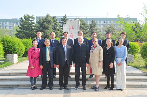 http://news.snsy.edu.cn/_mediafile/news/2019/04/12/22rlr795wd.jpg